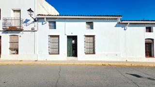 Casa a Calle silos 6. Casa en el centro de aracena con 360 m2 y dos fachadas