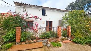 Casa a Senda la peña 2. Casa con más de 200 m2 en la bonita aldea de calabazares