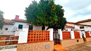 Casa a Calle pirita 75. Casita de pueblo en la aldea de mina concepción lista para entra