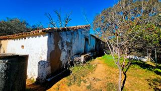 Finca rústica a Higuera de la Sierra. Finca de 1,8 has cerca de higuera y construcción de 72 m2