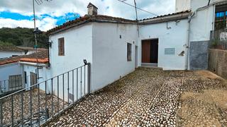 Casa a Calle la cuesta 49. Casa de pueblo en la aldea de castañuelo con finca anexa de 4.20