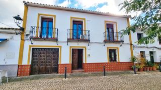 Casa a Plaza de la concepcion 2. Estupenda casa de pueblo en el centro de corteconcepción