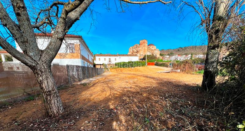 Foto 7de14a77-95ad-4c54-9b6e-ae2545e44011. Wohngrundstück in calle iglesia nueva 1 in Castaño del Robledo