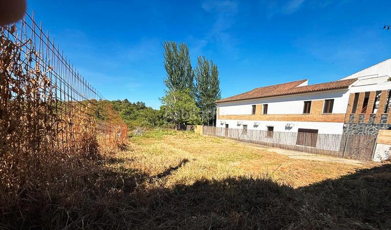 Foto ab27a122-c5ed-4733-b357-8d5ba8ab4716. Wohngrundstück in calle iglesia nueva 1 in Castaño del Robledo