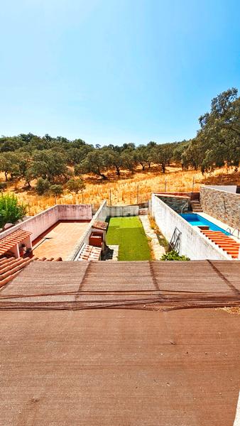 Foto 19f2898f-97d9-422c-8519-0f750098199d. Casa in calle sagrado corazón de jesús 2 in Aroche