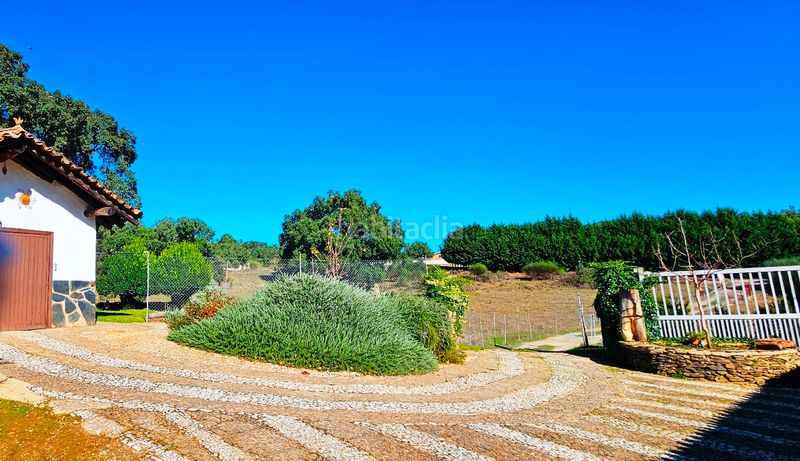 Foto bf1660c9-5e66-4619-9334-b38503e56361. Casa amb xemeneia aparcament piscina a Cortelazor