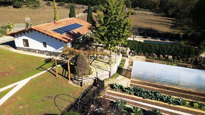Foto f41c11fe-9f4b-4f75-9e65-0181f2378507. Casa amb xemeneia aparcament piscina a Cortelazor