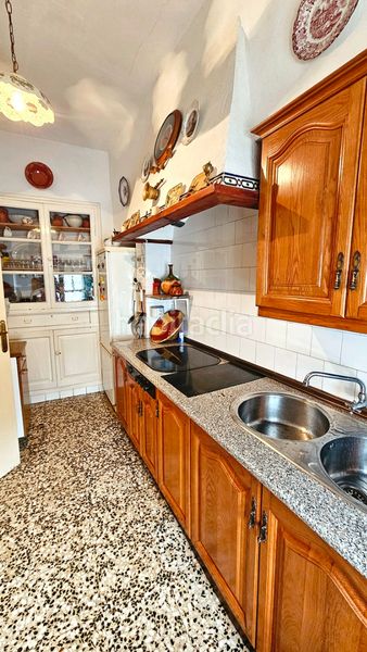 Foto 9a5cee6a-4005-484a-90ad-9a15cecd860a. Casa amb xemeneia aparcament a Fuenteheridos