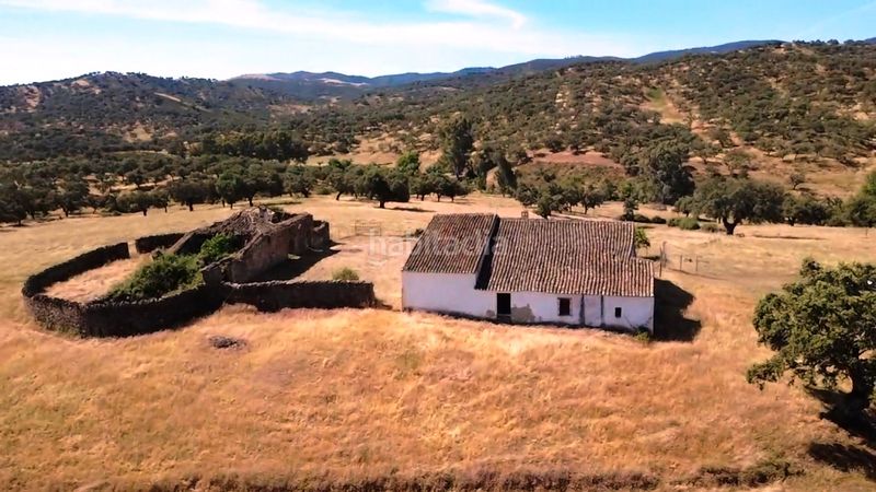 Foto 00c87247-768c-4cf7-9b1c-5ad6fc19b9b3. Finca rústica a Aracena
