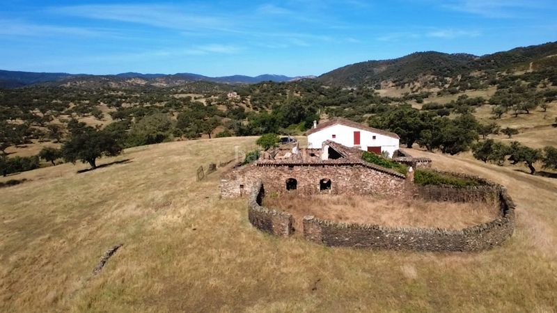 Foto 439ad565-3d08-45c2-aace-106a1ea7f036. Finca rústica a Aracena
