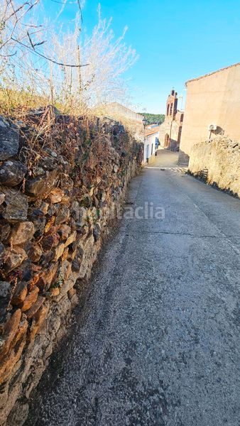 Foto bcad34a0-a71e-4c1a-a13d-d9028505b9b5. Terreno residencial en calle de la fuente 7 solar urbano de 1.500 m2 en la aldea de la umbría, en Aracena