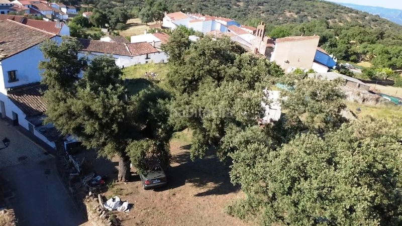 Foto e4738b4d-fa17-4cdd-967a-4ec964a22f15. Terreno residencial en calle de la fuente 7 solar urbano de 1.500 m2 en la aldea de la umbría, en Aracena