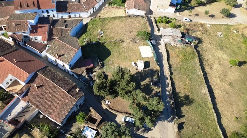 Foto f12153ad-e78e-476b-a218-010d8e0d0a33. Terreno residencial en calle de la fuente 7 solar urbano de 1.500 m2 en la aldea de la umbría, en Aracena