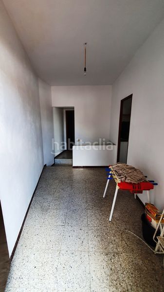 Foto d72d7a01-6e4d-49e0-bea8-6ddc179c3811. Casa amb xemeneia a Aroche