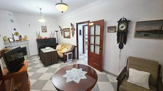 Casa  Calle tres de agosto 16. Casa de pueblo con patio y garaje