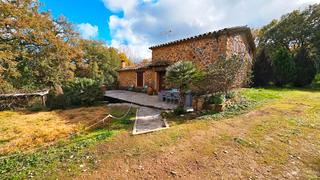 Masia a Galaroza. Preciosa finca de 2,3 has con casa de piedra, mucha agua y luz e