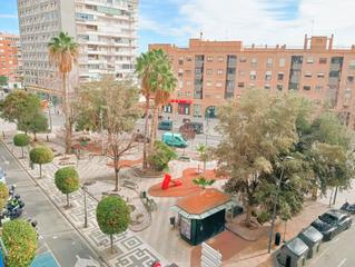 Pis en Centro Urbano. Piso en venta en centro, 5 dormitorios.