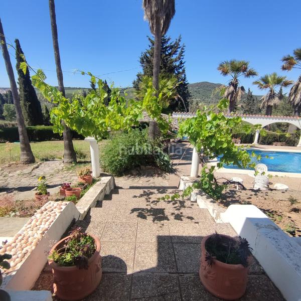 Foto b2249fe5-f537-4883-bfe6-095c10fd0d8b. Chalet avec piscine dans San Enrique-Guadiaro-Pueblo Nuevo Sotogrande