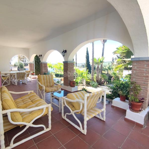 Foto ecc2975e-4366-4d04-84f5-e62d3a12e61f. Chalet avec piscine dans San Enrique-Guadiaro-Pueblo Nuevo Sotogrande