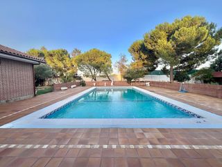Lloguer Xalet a Biarritz 3. Exclusivo chalet independiente en fuente del fresno  634 m const