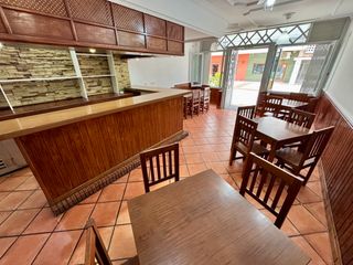 Business premise in San Pedro de Alcántara Pueblo. Local comercial en pleno centro