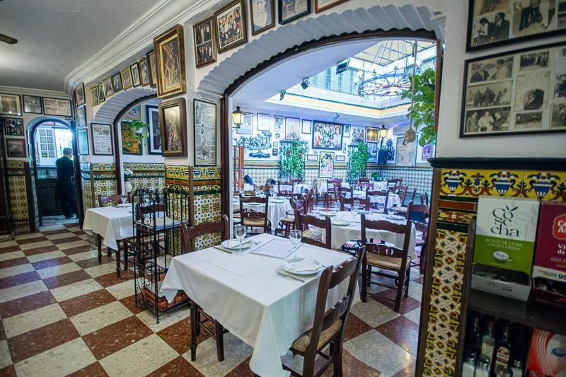 Foto 3cbf9aa7-0ead-45ef-9201-4799fff40070. Local comercial restaurante emblemático a la venta en San Fernando