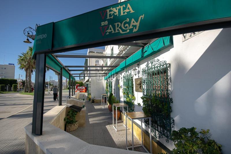 Foto 780f4a45-e677-43b2-a423-17141f4ef93e. Local comercial restaurante emblemático a la venta en San Fernando