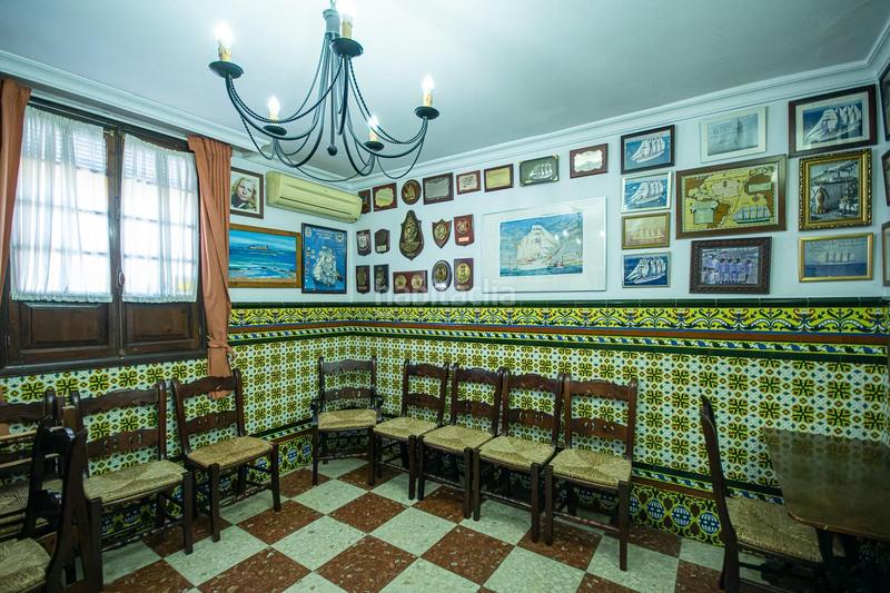 Foto 9917b513-0b85-41f3-b1a1-7c181ef93fed. Local comercial restaurante emblemático a la venta en San Fernando