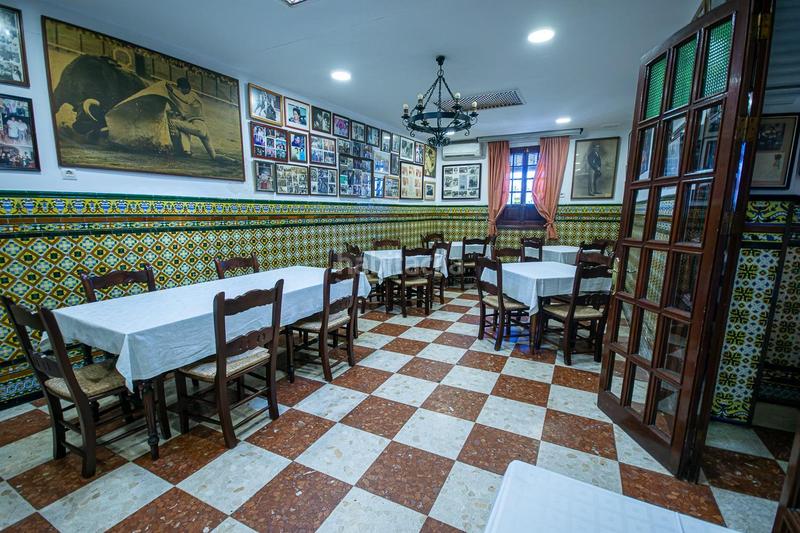 Foto ccacb268-ea01-4eae-8705-b79b2e15cb97. Local comercial restaurante emblemático a la venta en San Fernando
