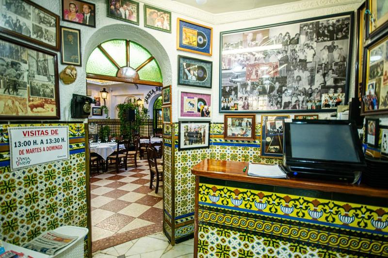 Foto f6bfb9c7-2591-478e-8d74-d7227b0e1088. Local comercial restaurante emblemático a la venta en San Fernando