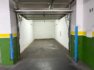 Car parking en El Cristo - Cayetano Roldn. Garaje cerrado a la venta