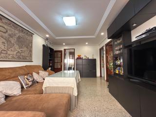 Etagenwohnung in La Pastora - La Estación. Amplio piso en la zona de carlos iii