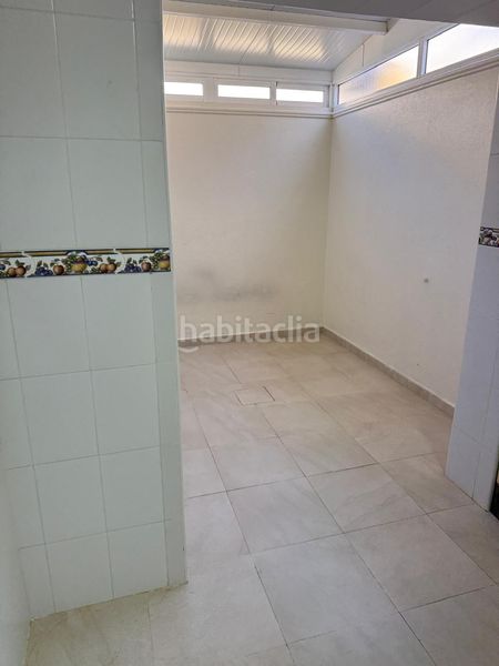 Foto 1bcb476a-d9eb-4e54-835b-efda266effb4. Casa adossada a Camposoto - Gallineras San Fernando