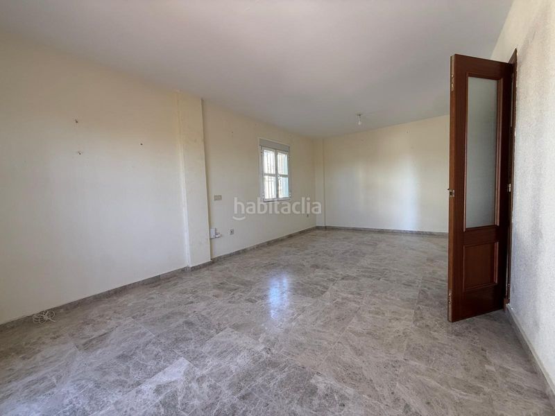 Foto 2be7ba69-7979-4f38-94e0-2e76701a3d3b. Casa adossada a Camposoto - Gallineras San Fernando