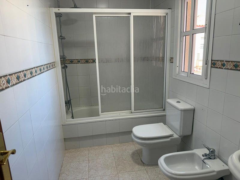 Foto e6c77457-ffdc-4bf0-8818-a1235784c15c. Casa adossada a Camposoto - Gallineras San Fernando