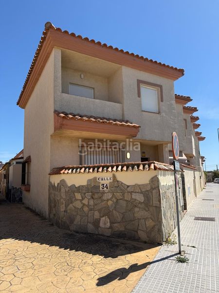Foto f06b0b67-dcad-437f-8da4-20d3e79799f9. Casa adossada a Camposoto - Gallineras San Fernando
