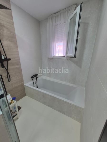 Foto 12a0d7f6-94dd-4954-b171-c6174138e560. Casa adossada amb aparcament a Camposoto - Gallineras San Fernando