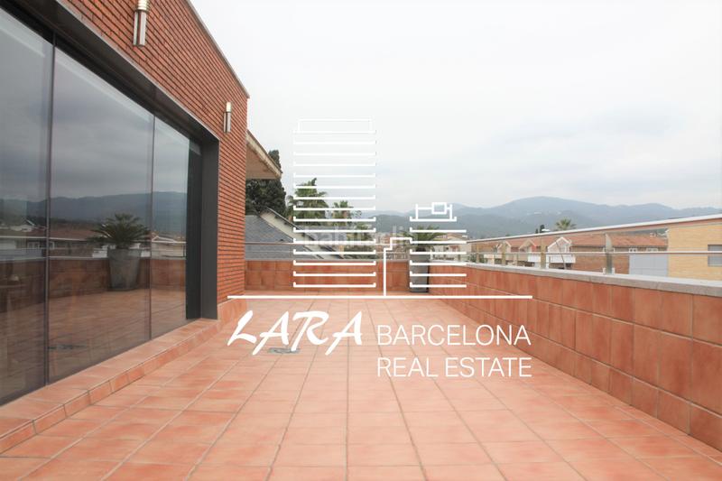 Foto 3569cc80-a427-4f90-ab7a-552e40201405. House with fireplace heating parking in Torrent Ballester Viladecans