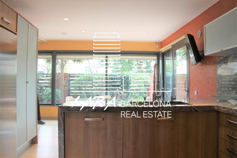 Foto 52feb01e-ad54-4f36-99ae-d4da7a84aad1. House with fireplace heating parking in Torrent Ballester Viladecans