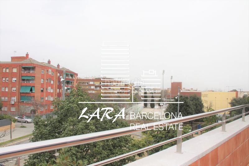 Foto 74ea1dd8-37e3-46fd-ac8e-ad59d4f9c7e7. House with fireplace heating parking in Torrent Ballester Viladecans