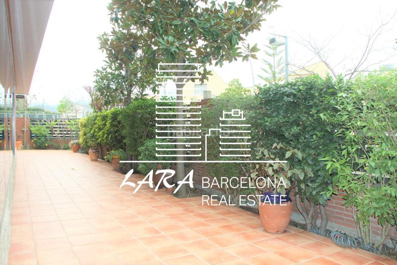 Foto 7c6950bb-8e0c-4559-a850-8ef1b58aa14c. House with fireplace heating parking in Torrent Ballester Viladecans