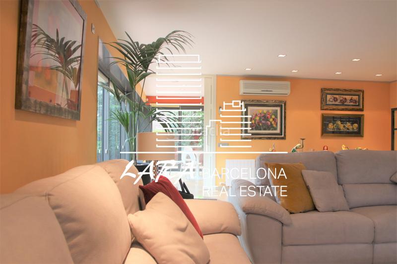 Foto 7cce3d4e-118a-4eec-808c-a87d35472b2a. House with fireplace heating parking in Torrent Ballester Viladecans