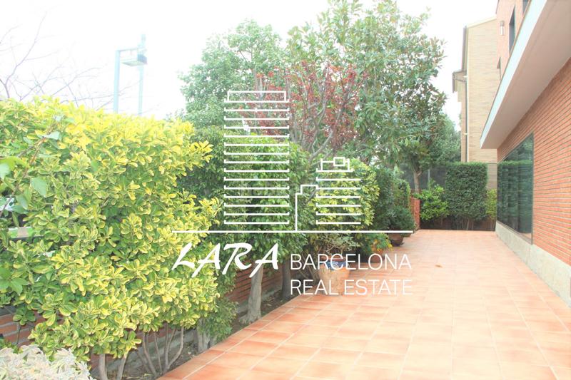 Foto cb1a56f5-6850-4743-a03d-74451e6c55dd. House with fireplace heating parking in Torrent Ballester Viladecans