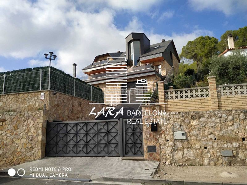 Foto 7e61dff7-9f84-4439-901b-787bcdb51e62. Casa amb xemeneia calefacció aparcament piscina a Vendrell (El)