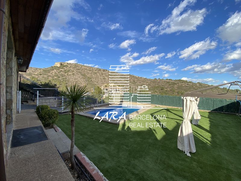 Foto a77867b5-3c1f-43e2-9f64-a164ee06c67d. Casa amb xemeneia calefacció aparcament piscina a Vendrell (El)