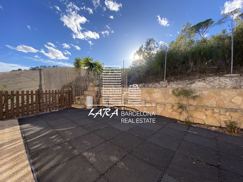 Foto aa9095d6-4ca2-4ef0-802e-df35131dcbcb. Casa amb xemeneia calefacció aparcament piscina a Vendrell (El)