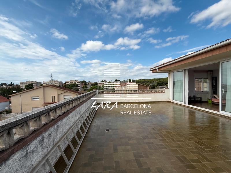 Foto 30d52932-ecb4-49e0-9bb3-47fe3dde07e2. Haus mit heizung parking in Cunit residencial Cunit