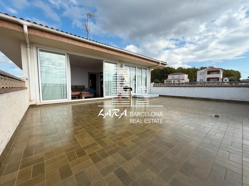 Foto 4a1bb803-ab02-4804-8b56-227bfc13d786. Haus mit heizung parking in Cunit residencial Cunit