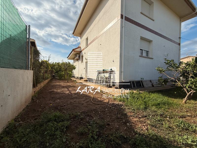 Foto f092f4cf-8d02-485c-a8b2-ccc73077b0b8. Haus mit heizung parking in Cunit residencial Cunit