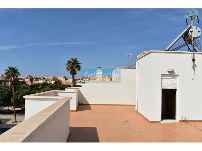 Foto 5c58117b-d475-4414-9fba-0cf1f565d292. Casa con parcheggio in Plaza de la Luz Ejido (El)